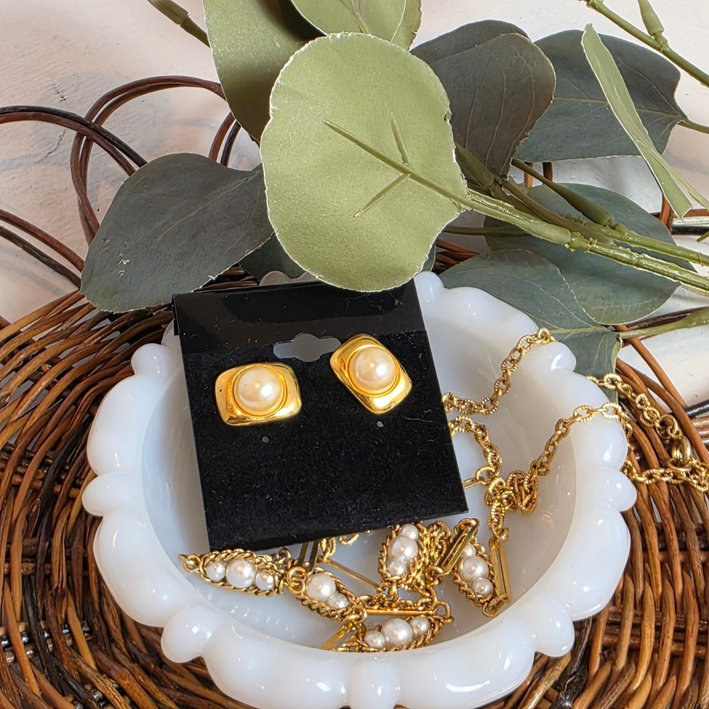 Vintage Gold‎ Tone Faux Pearl Station Necklace & Square Stud Earring Jewelry Set